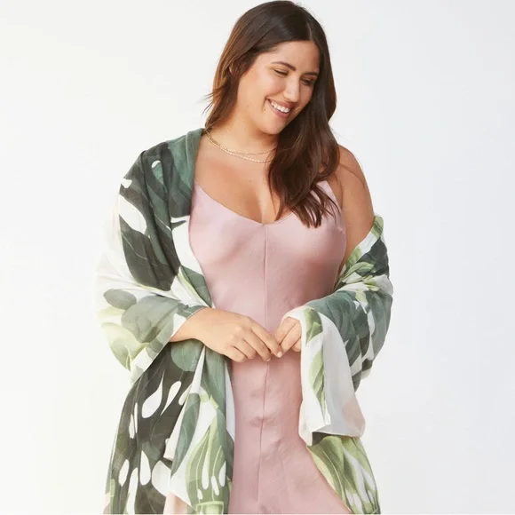 Virginia Wolf Floral Multi Way Wrap - Picture 10 of 12